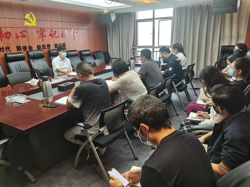 觀山湖區(qū)解除靜態(tài)管理后，集團(tuán)領(lǐng)導(dǎo)到已復(fù)工的權(quán)屬公司調(diào)研.jpg