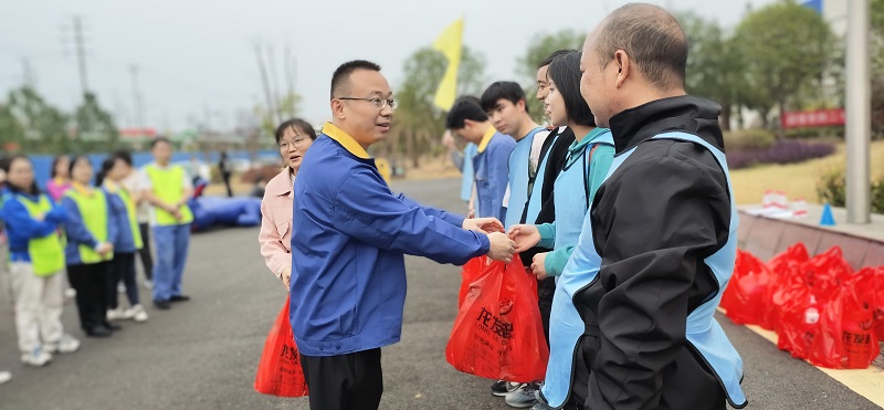 頒獎(jiǎng).jpg