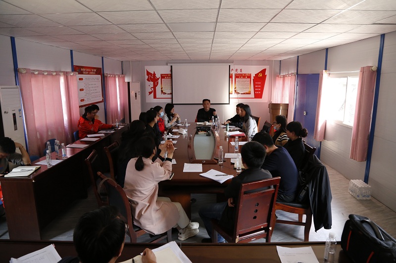 女職工與青年職工座談會(huì).JPG
