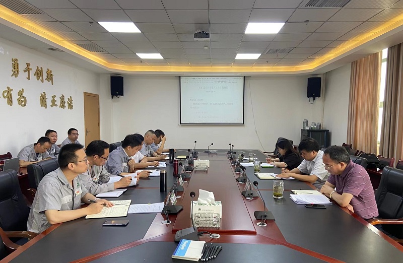 集團(tuán)公司黨委書記董事長趙震海一行到公司進(jìn)行調(diào)研 - 副本.jpg