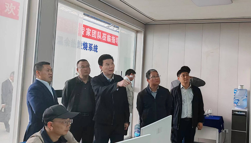 石顯銀總在福泉藍(lán)圖新材料公司調(diào)研_副本.jpg