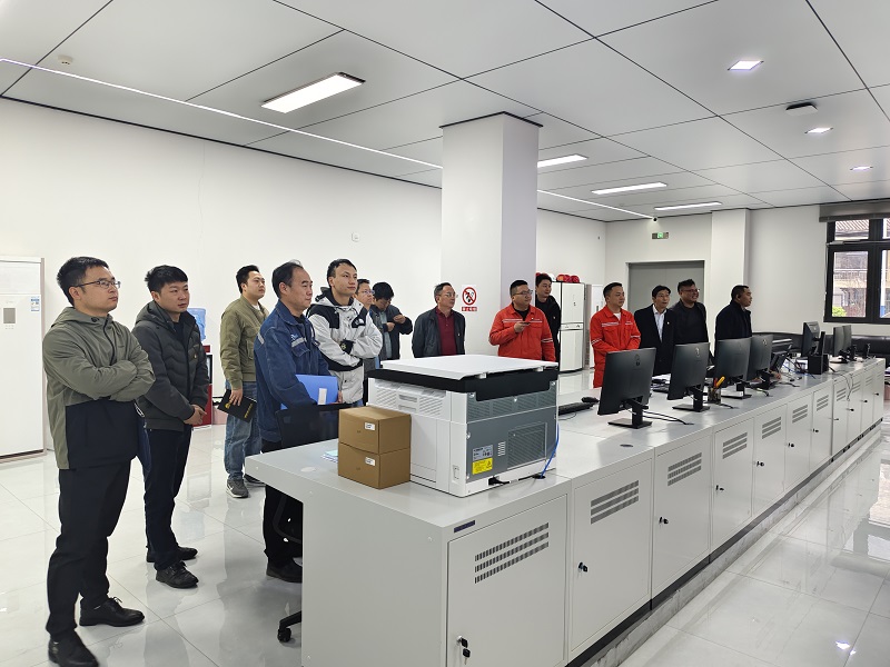 參觀調(diào)度中心.jpg